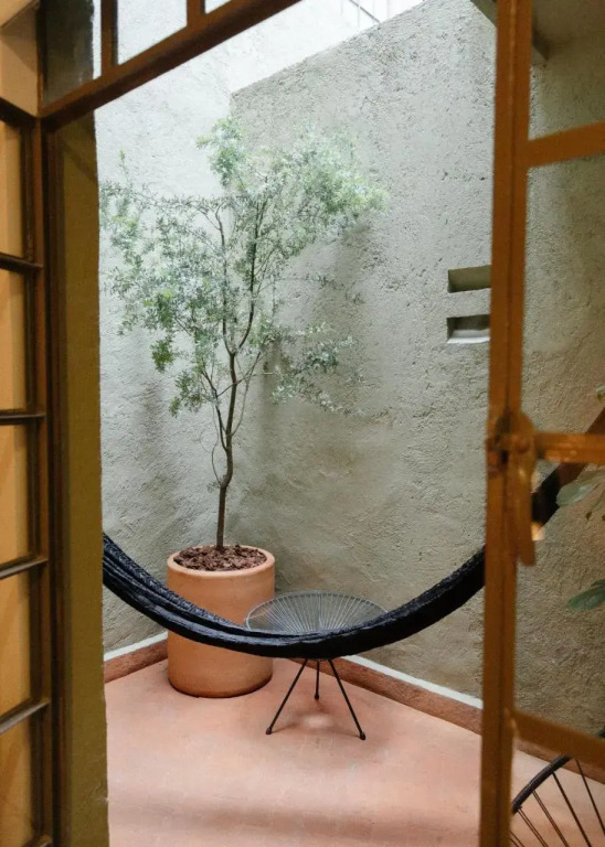 Mr. W Kin Pech - 1 Amazing 2BR, Designer's Choice
