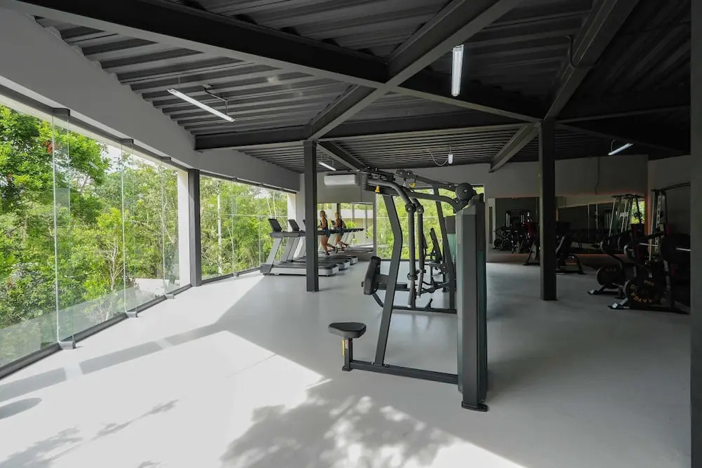 Beautiful Jungle Loft With Rooftop Pool and Gym
