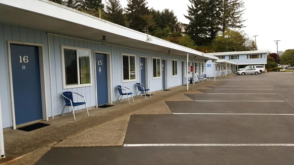 Winchester Bay Inn