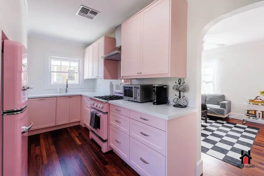 Remodeled 1920s Bungalow and Retro Casita, Hammock