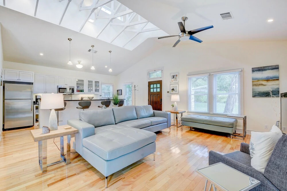 2408 Wilson Street House by RedAwning
