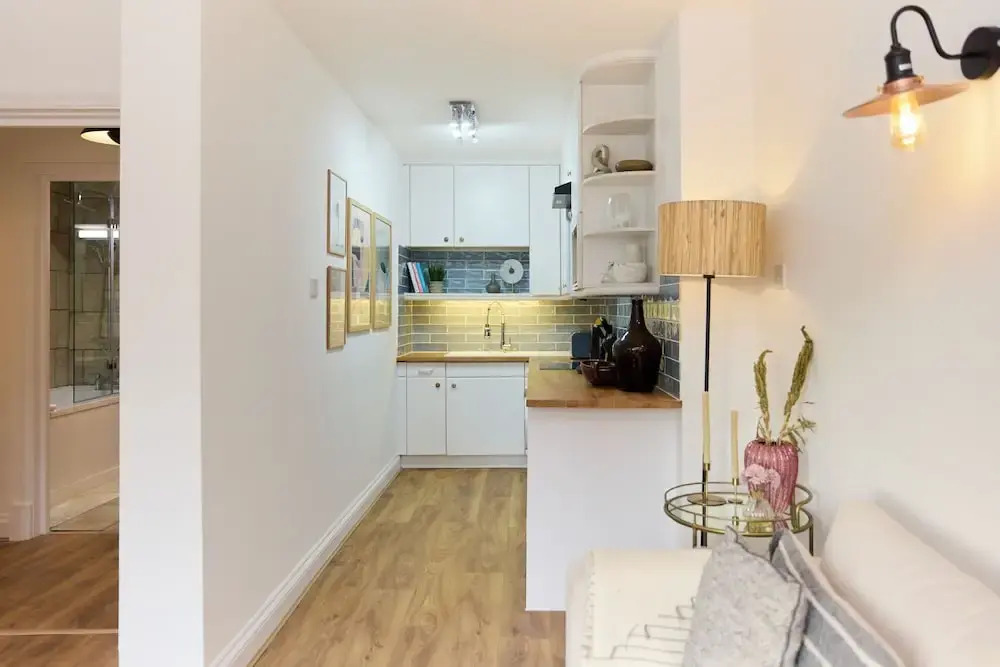 The Goodge Street Place - Bright 2bdr Flat