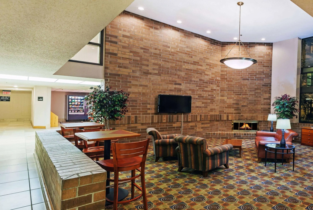 AmericInn by Wyndham Omaha