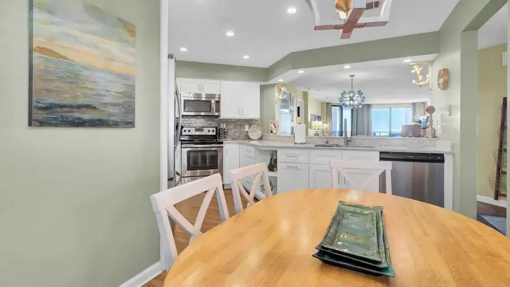402 Summerhouse by Avantstay Beachfront Condo w/ Community Pool Access