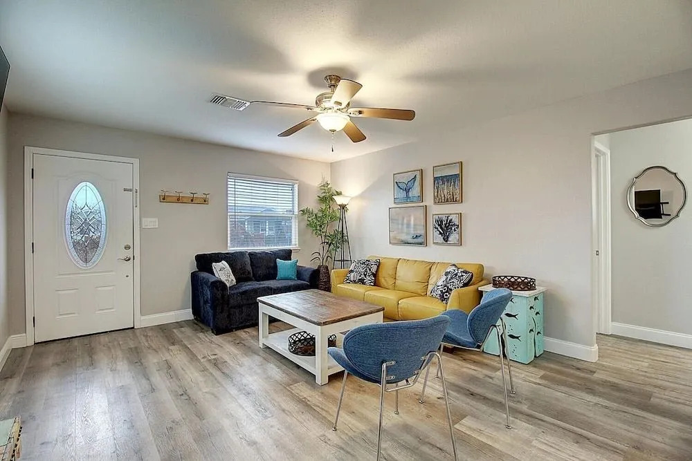 Jewel's Peace Of Paradise 2 Bedroom Home by RedAwning