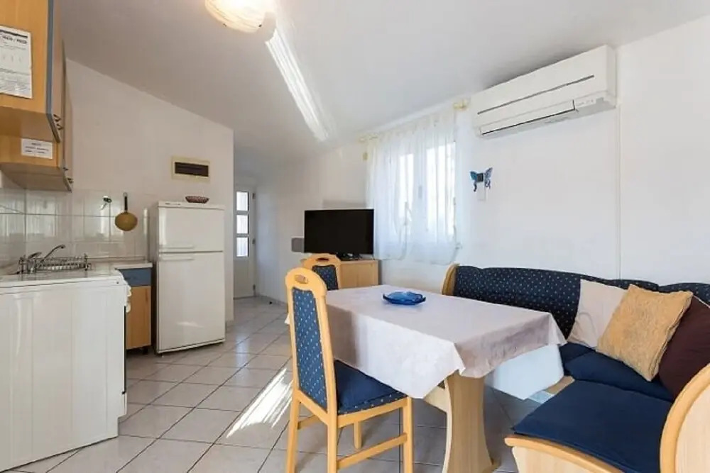Petra - 50 m From Pebble Beach - A1-gornji