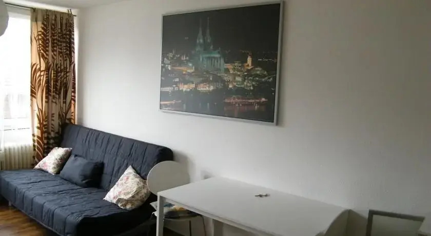 Apartment 35