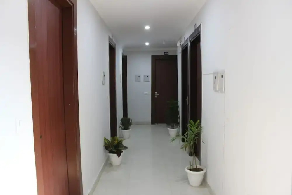 Aura Luxury Studio Near Artemis Hospital