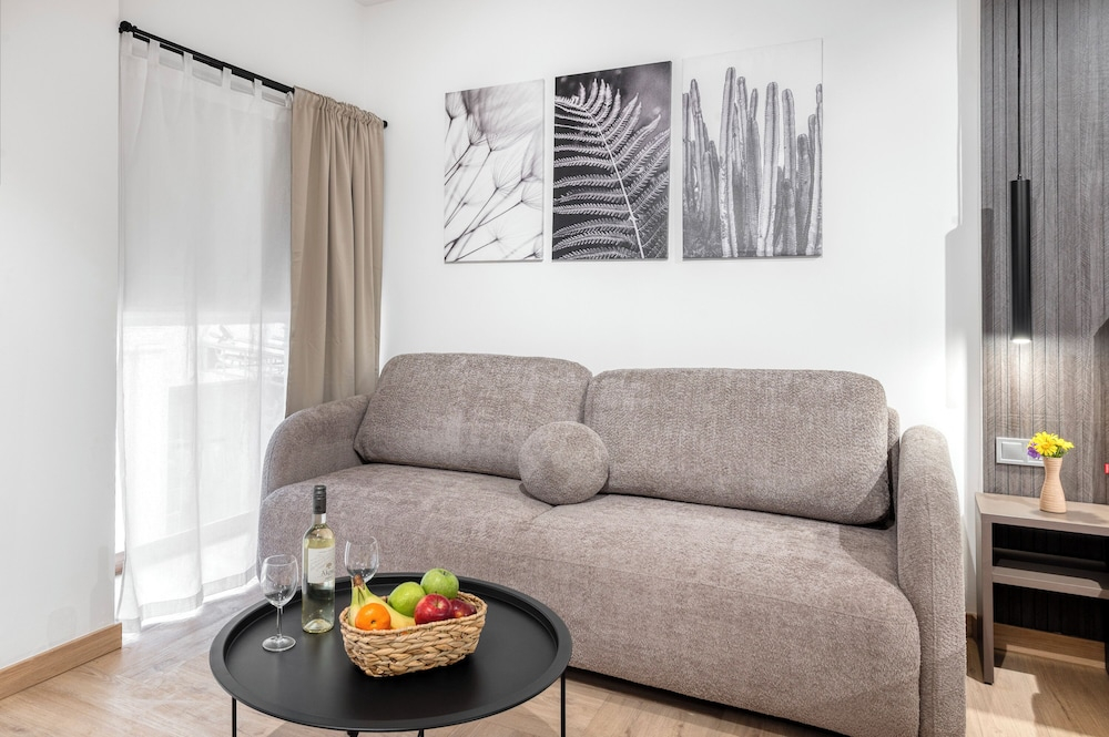 Athenian Heart Suites