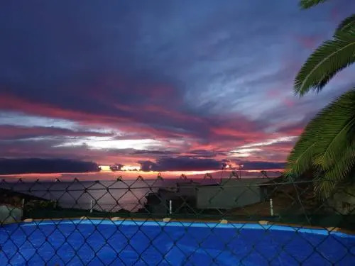 Candelaria's Mountain House (Pool & Sea Views)