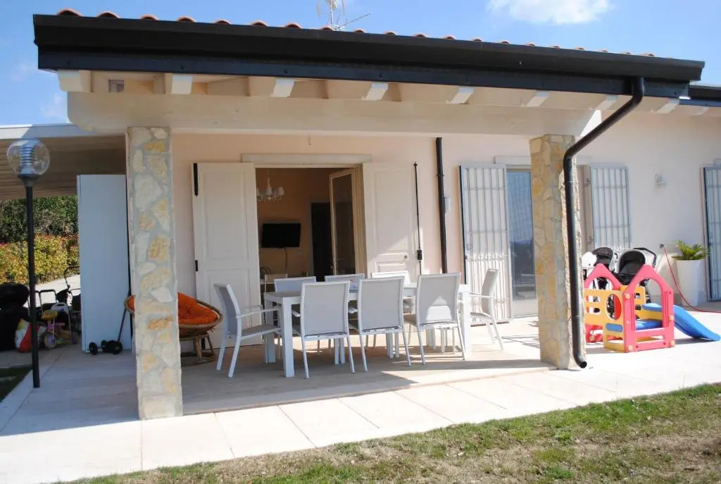 Bardolino Golden Hill
