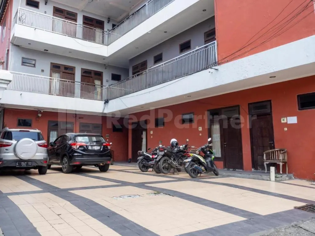 RedDoorz at Gunungsari Surabaya 2