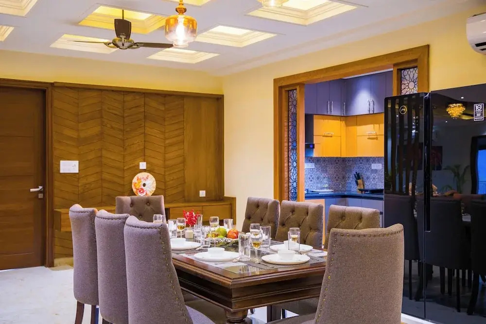Alaya Stays BYDM The Sky Heaven - 4 BHK Penthouse 15 Min from Triveni Ghat With Balcony & Lift