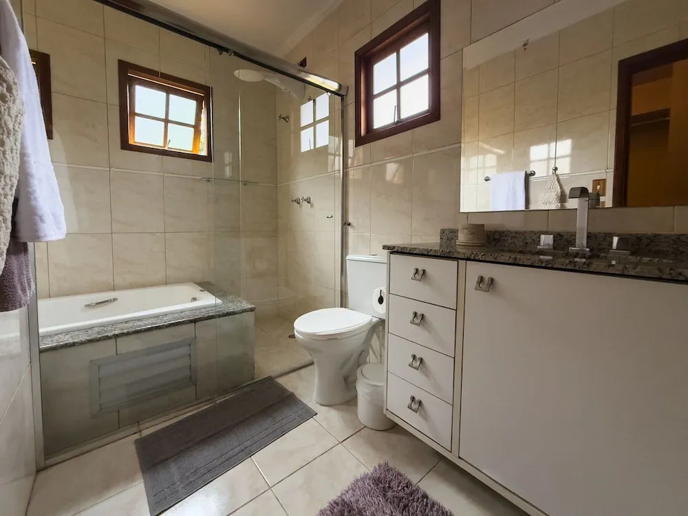 Espaço gourmet e home-office na Granja