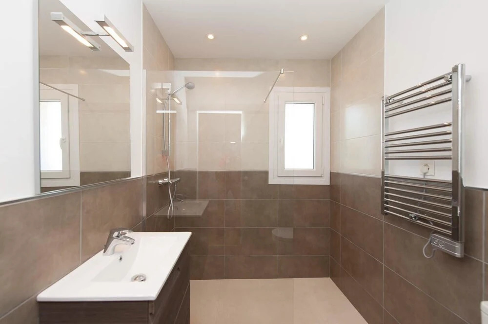 5BR 4BA Villa Romano With Panoramic Sea and Golf Views in Elviria, Marbella