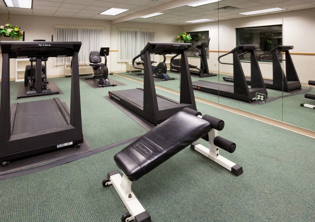 Holiday Inn Express Hotel & Suites Milwaukee-New Berlin by IHG