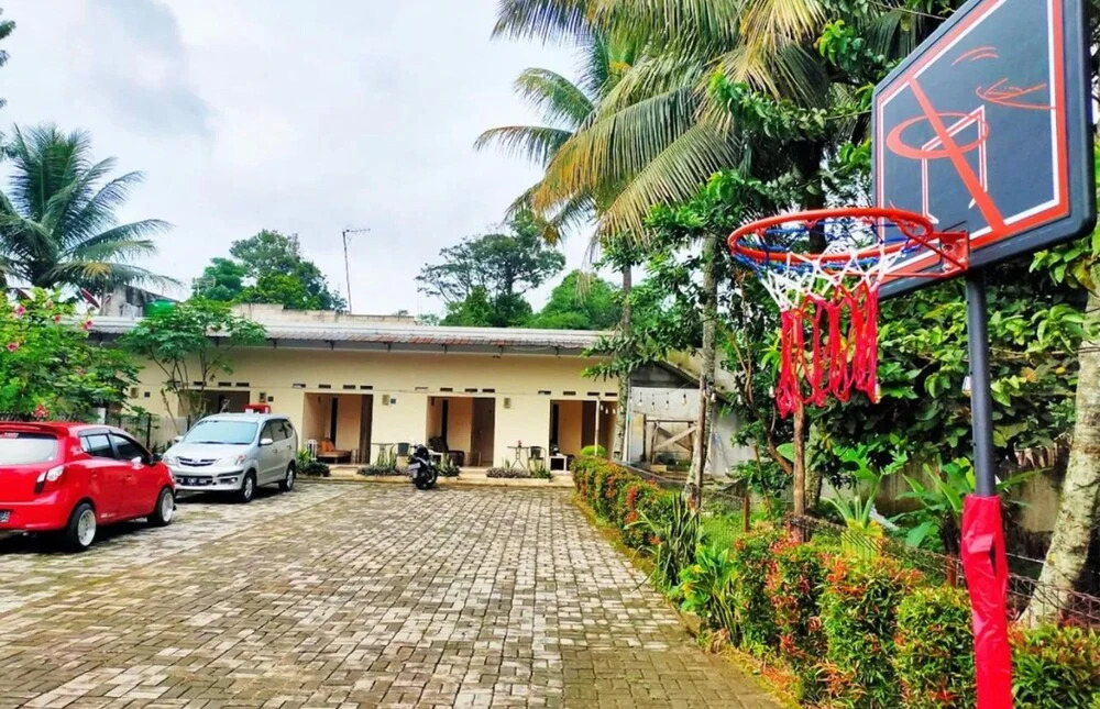 Charming Deluxe Room With Ac and Wifi