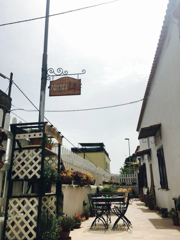 B&B PompeiLog