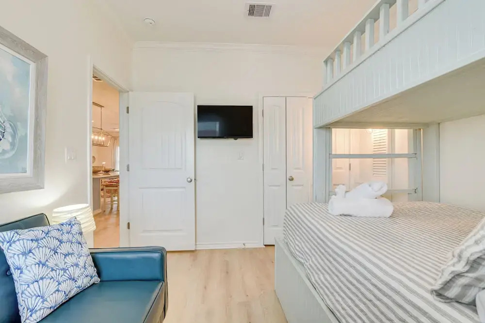 Steps to Beach: Pet-friendly Crystal Beach Home