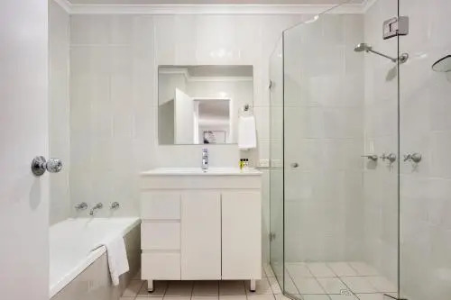 North Ryde Self Contained 2 Bed Apartment (37CULL)