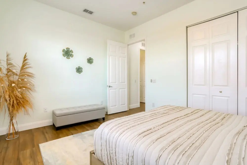Snowbird-friendly Condo Near Walt Disney World Resort W/pool, Wifi, AC, and W/D