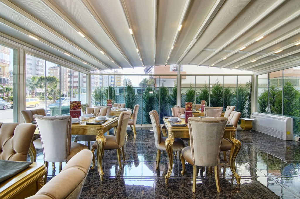 HOTEL S WHITE