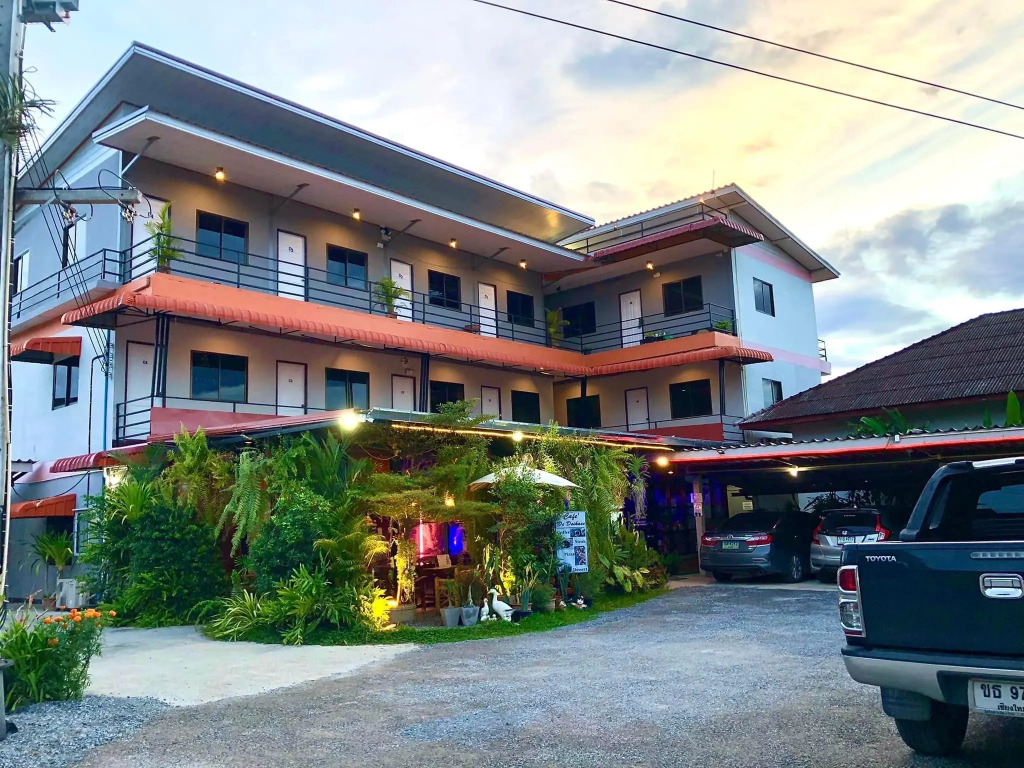 Sandee Place Mountain View Hotel โรงแรมแสนดีเพลส เมาเท่นวิว จอมทอง