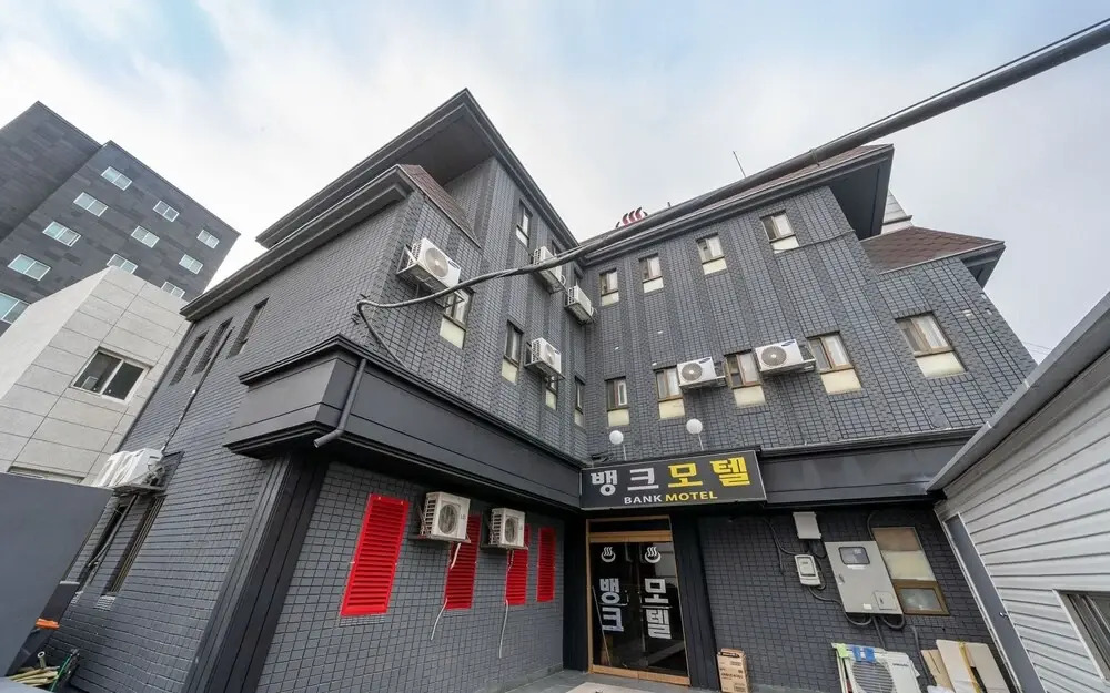 Gangseo Bank Motel