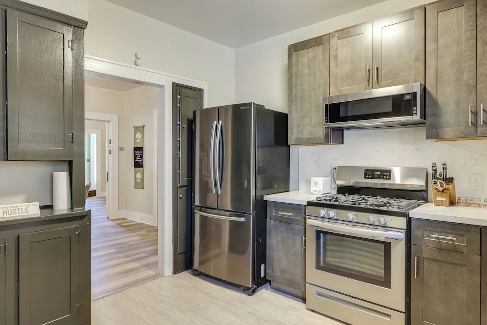 Sunny Turlock Cottage: Walk to Downtown!