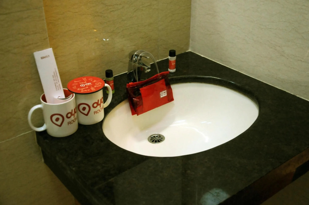 OYO Rooms Cross Cut Road Gokhale Street