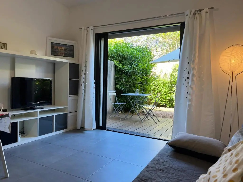 Studio en centre ville avec jardinet