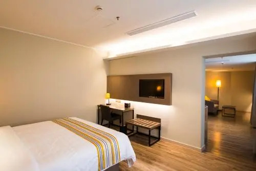 Home Inn Plus Nanjing Longjiang Dinghuaimen