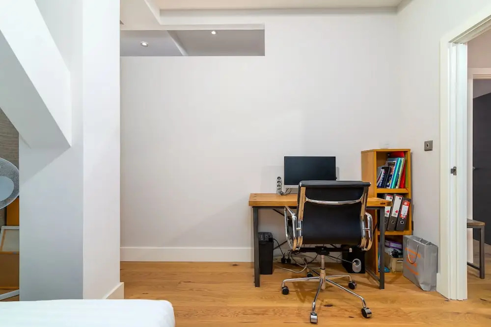 Stunning 2br Home W/Garden, 20 Min To Central!