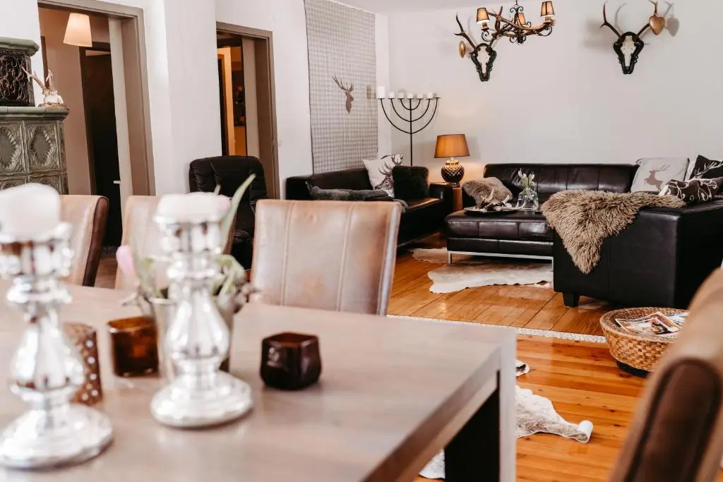 Chalet Austria, famous ski areas around us, 15 min to salzburg city, direct mountain view, up to 10 people
