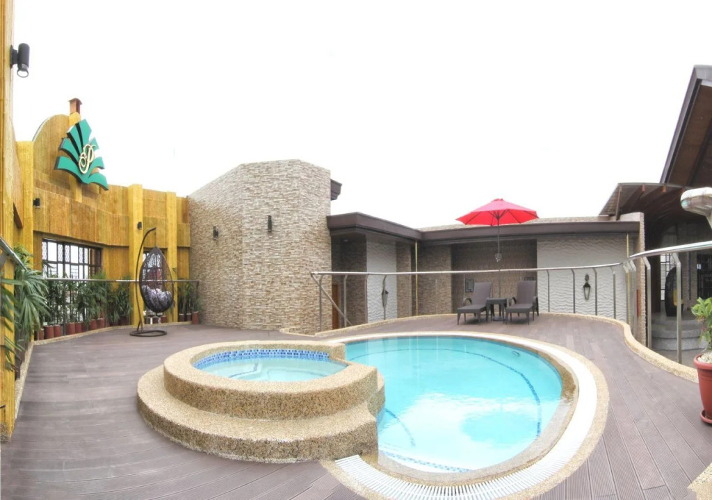 Pearlmont Hotel