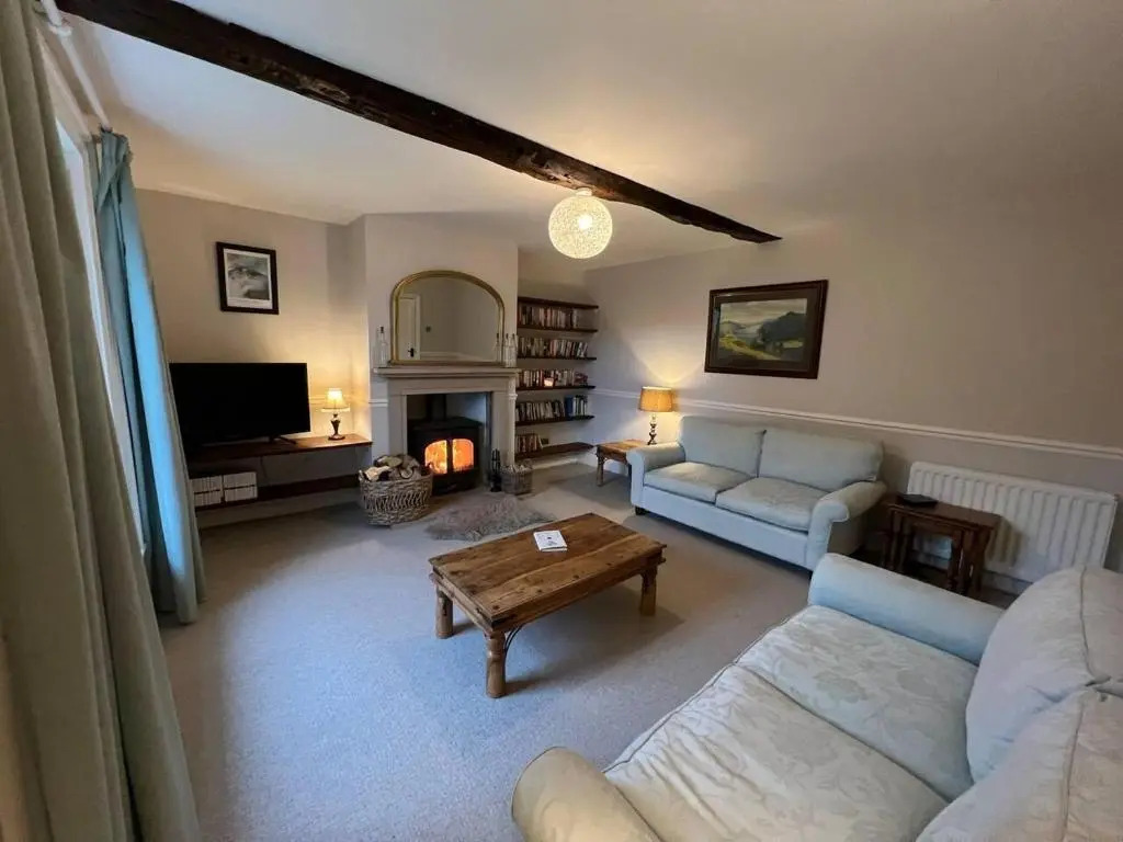 House - Sleeps 10 Pet friendly & Parking