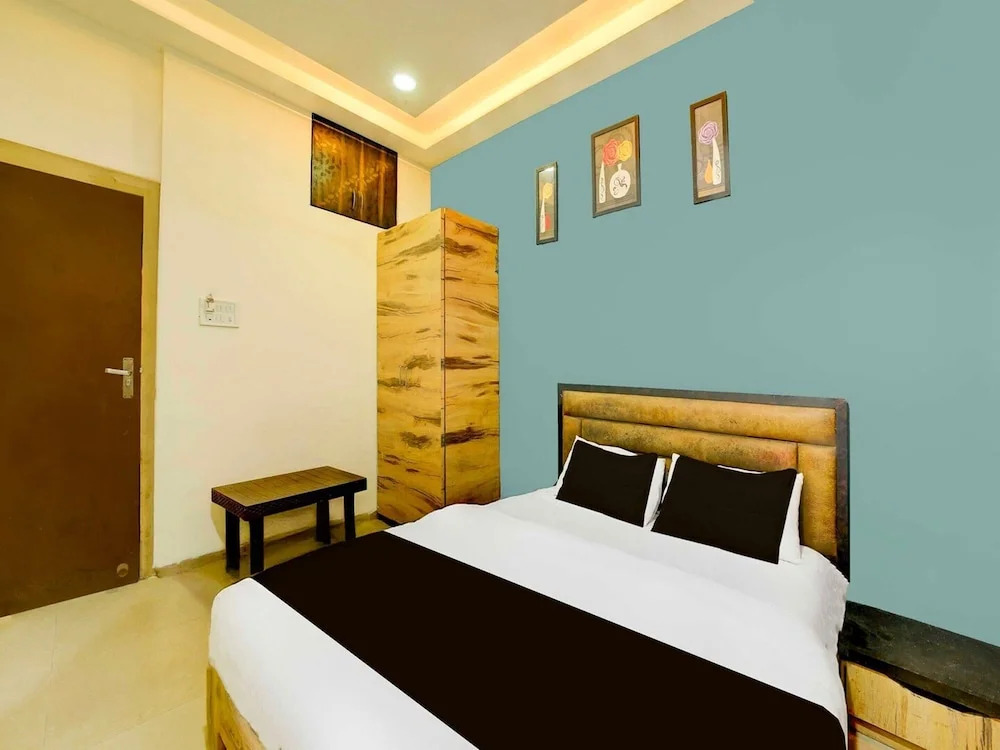 Hotel O Vrindavan Palace Colony