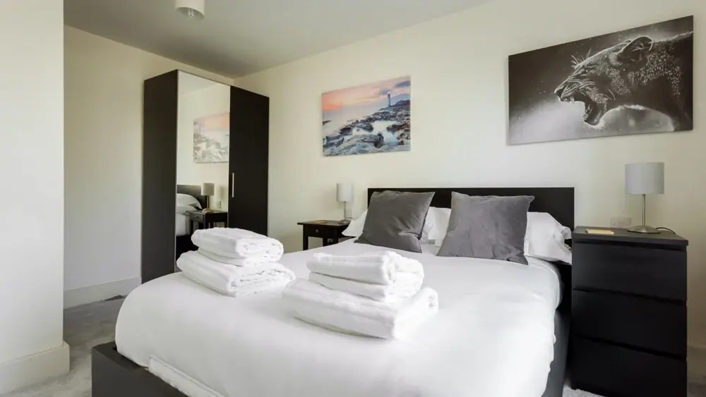Starboard - Spacious Two-bedroom Apartment