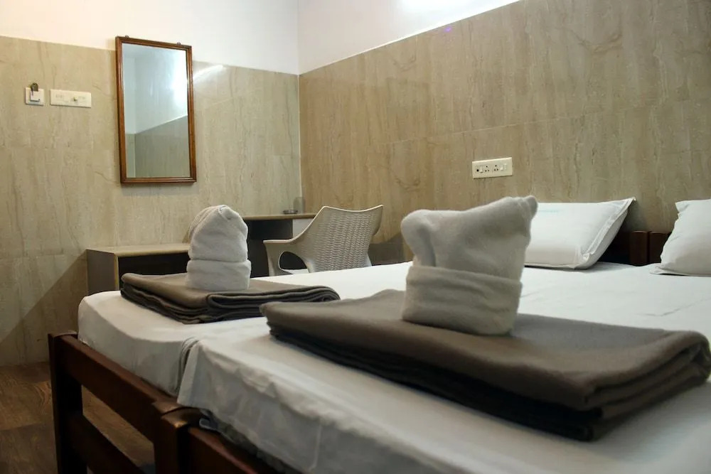 Hotel Saravanaa