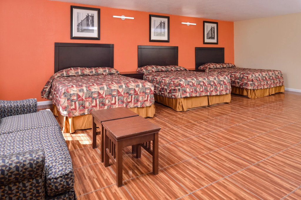 Scottish Inns & Suites