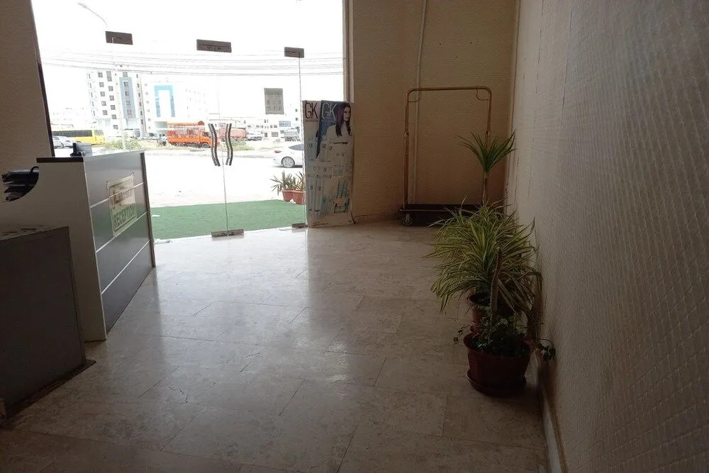 Super Oyo 147 Babylon Furnished Apartment