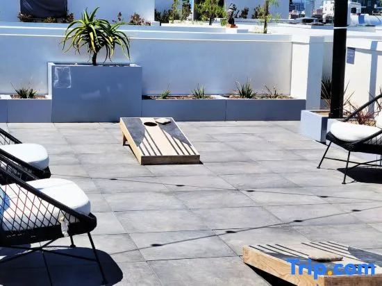 StaysPro - Gorgeous Hollywood Apts LAs Best Location and Amazing Roof Deck