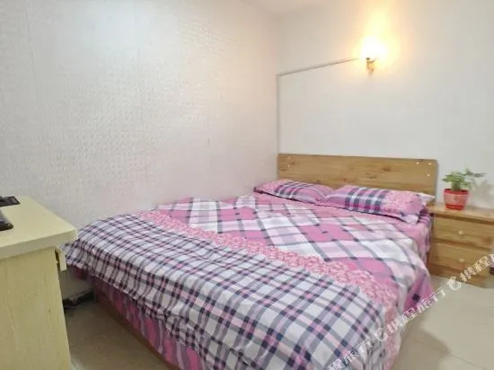Yueliangwan Fashion Hostel