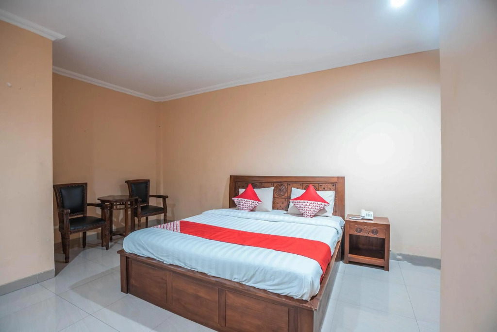 Super OYO 686 Bunga Karang Hotel