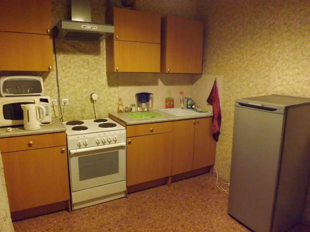 Na Bolshoy Akademicheskoy Apartment