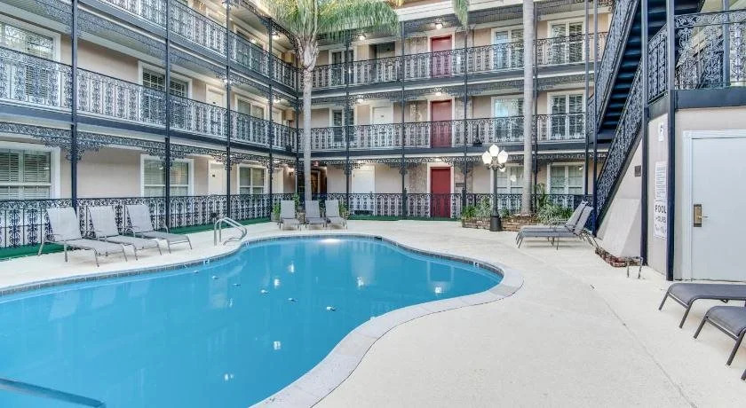 LA Plaza Apartments