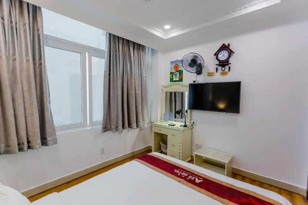 DAHLIALAND SAIGON HOTEL & SWIMMING PooL