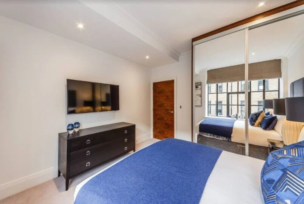 Designer Townhouse with Panoramic River Views