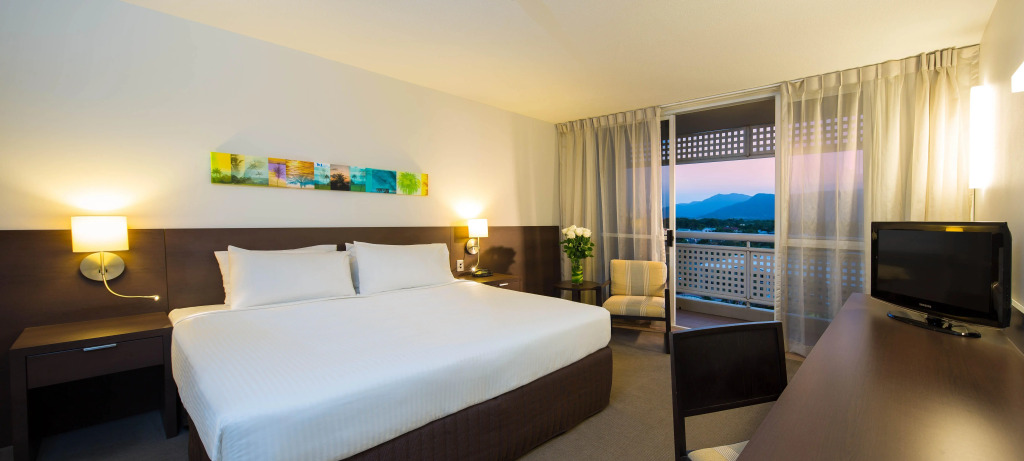 Cairns Harbourside Hotel