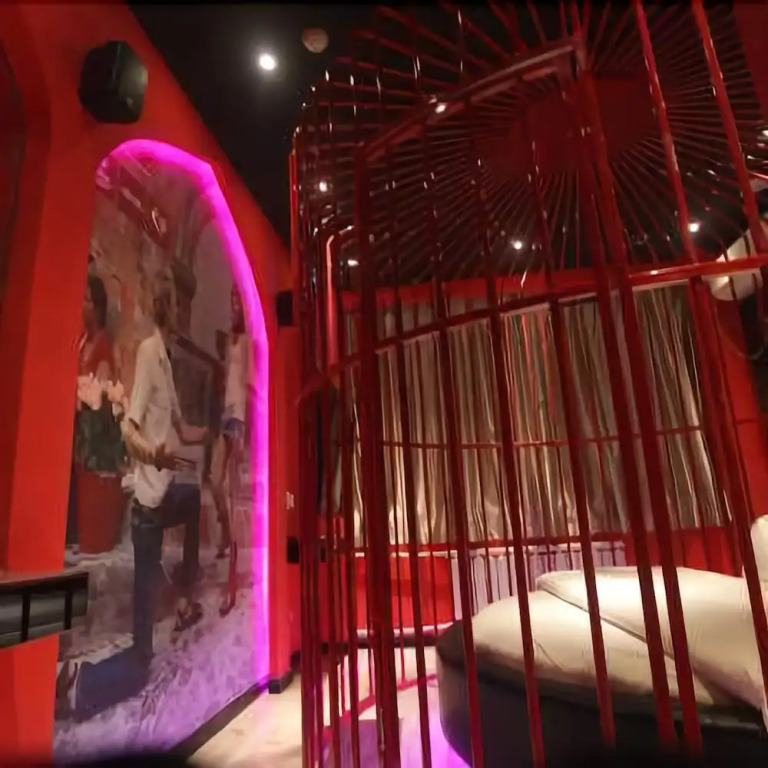 Aizhiyuan Movie Themed Hotel